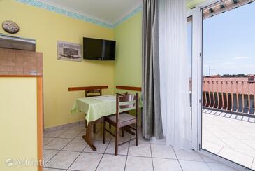 Apartments with parking space Rab - 14120