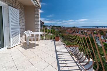 Apartments with parking space Rab - 14120