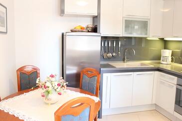 Appartements avec parking Bol, Brac - 14124