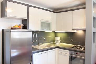 Ferienwohnungen mit Parkplatz Bol, Brac - 14124