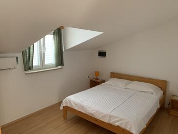 Appartamenti con parcheggio Banjol, Arbe - Rab - 14134