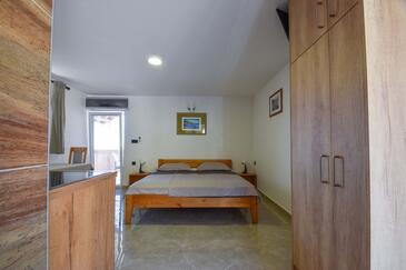 Lejlighedens parkeringsplads Banjol, Rab - 14134