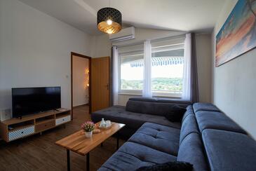 Apartmanok családok részére medencével Ljubac, Zadar - 14148