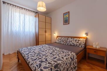 Apartments with parking space Rovinj - 14153