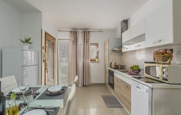 Ferienwohnungen mit Pool für Familien Vodnjan, Fazana - 14159