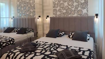 Apartmani s bazenom pogodni za obitelji s djecom Lovran, Opatija - 14178