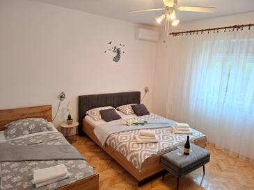 Apartments with parking space Vrsi, Zadar - 14211