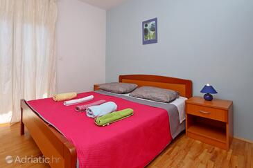 Apartments by the sea Barbat, Rab - 14247