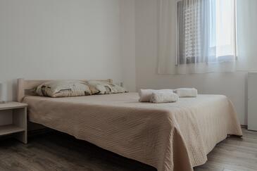 Lejligheder med pool egnet til familier med børn Vrsi - Mulo, Zadar - 14250