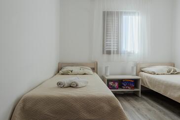 Lejligheder med pool egnet til familier med børn Vrsi - Mulo, Zadar - 14250