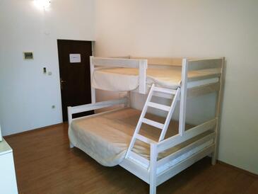 Family-friendly apartments with swimming pool Vrsi - Mulo, Zadar - 14250