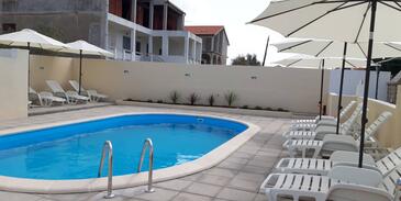 Apartmani s bazenom pogodni za obitelji s djecom Vrsi - Mulo, Zadar - 14250