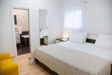 Appartamenti con piscina per famiglie Novaglia - Novalja, Pago - Pag - 14273