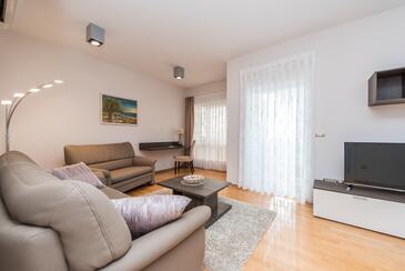 Novalja, Living room in the apartment, air condition available and WiFi.