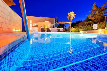 Apartmaji z bazenom za družine z otroci Novalja, Pag - 14274 Adriatic.hr