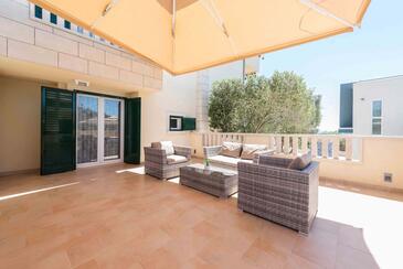 Apartmani s bazenom pogodni za obitelji s djecom Novalja, Pag - 14275