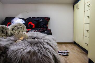 Apartments by the sea Povljana, Pag - 14281