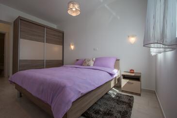 Family-friendly apartments with swimming pool Verunić, Dugi otok - 14286