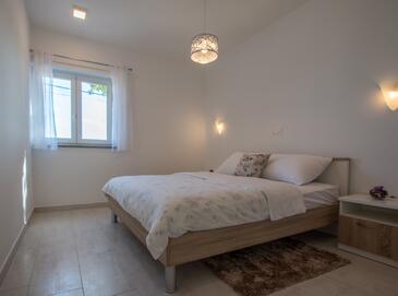 Family-friendly apartments with swimming pool Verunić, Dugi otok - 14286