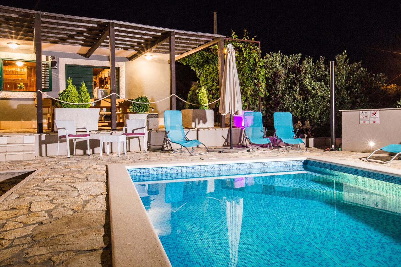 Casa con piscina per famiglia Dvornica, Rogosnizza - Rogoznica - 14300