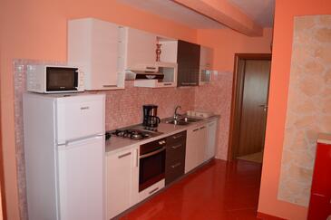 Apartmaji z bazenom za družine z otroci Zaliv Ljubljeva, Trogir - 14314