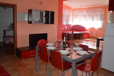 Family-friendly apartments with swimming pool Cove Ljubljeva, Trogir - 14314