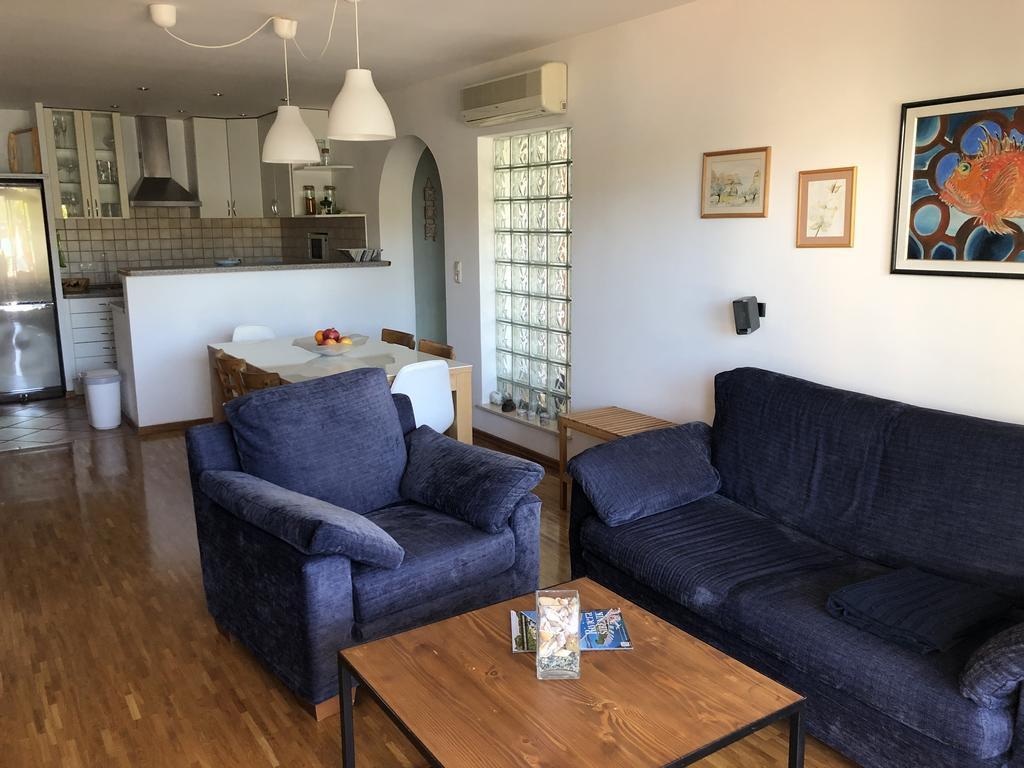 A-14346-b - Private accommodation - Apartments by the sea Tisno, Murter