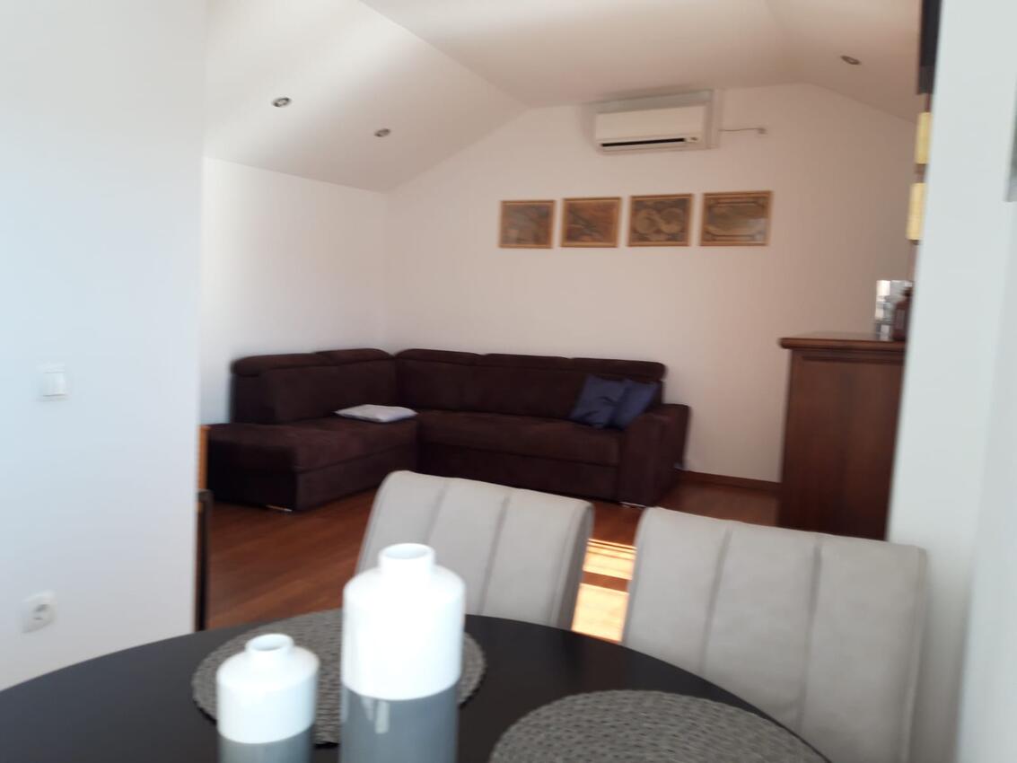 A-14346-c - Private accommodation - Apartments by the sea Tisno, Murter