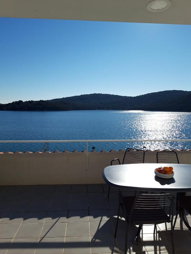A-14346-c - Private accommodation - Apartments by the sea Tisno, Murter