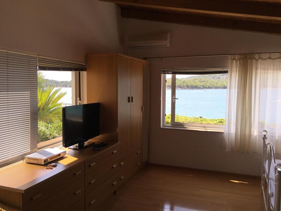 AS-14346-a - Private accommodation - Apartments by the sea Tisno, Murter