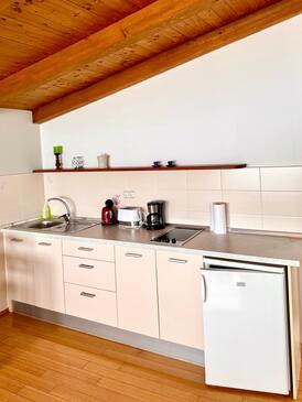 Ferienwohnungen am Meer Tisno, Murter - 14346