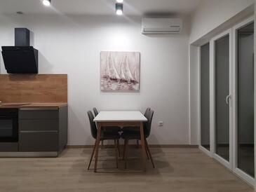 Apartments with parking space Sveti Filip i Jakov, Biograd - 14353