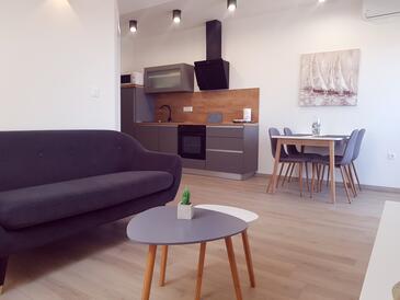 Sveti Filip i Jakov, Dnevna soba v nastanitvi vrste apartment, dostopna klima, Hišni ljubljenčki dovoljeni in WiFi.