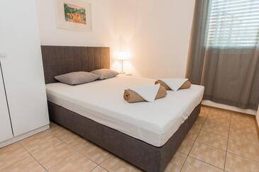 Apartmani uz more Vodice - 14372