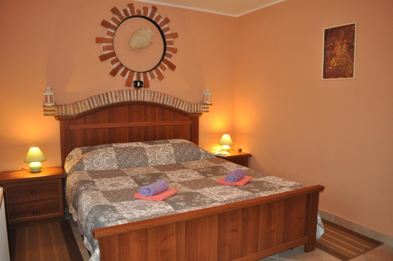 A-14384-a - Alloggi privati - Appartamenti con piscina per famiglie Fratrici, Umago - Umag