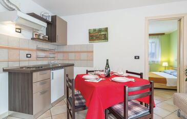 Family-friendly apartments with swimming pool Fratrici, Umag - 14384