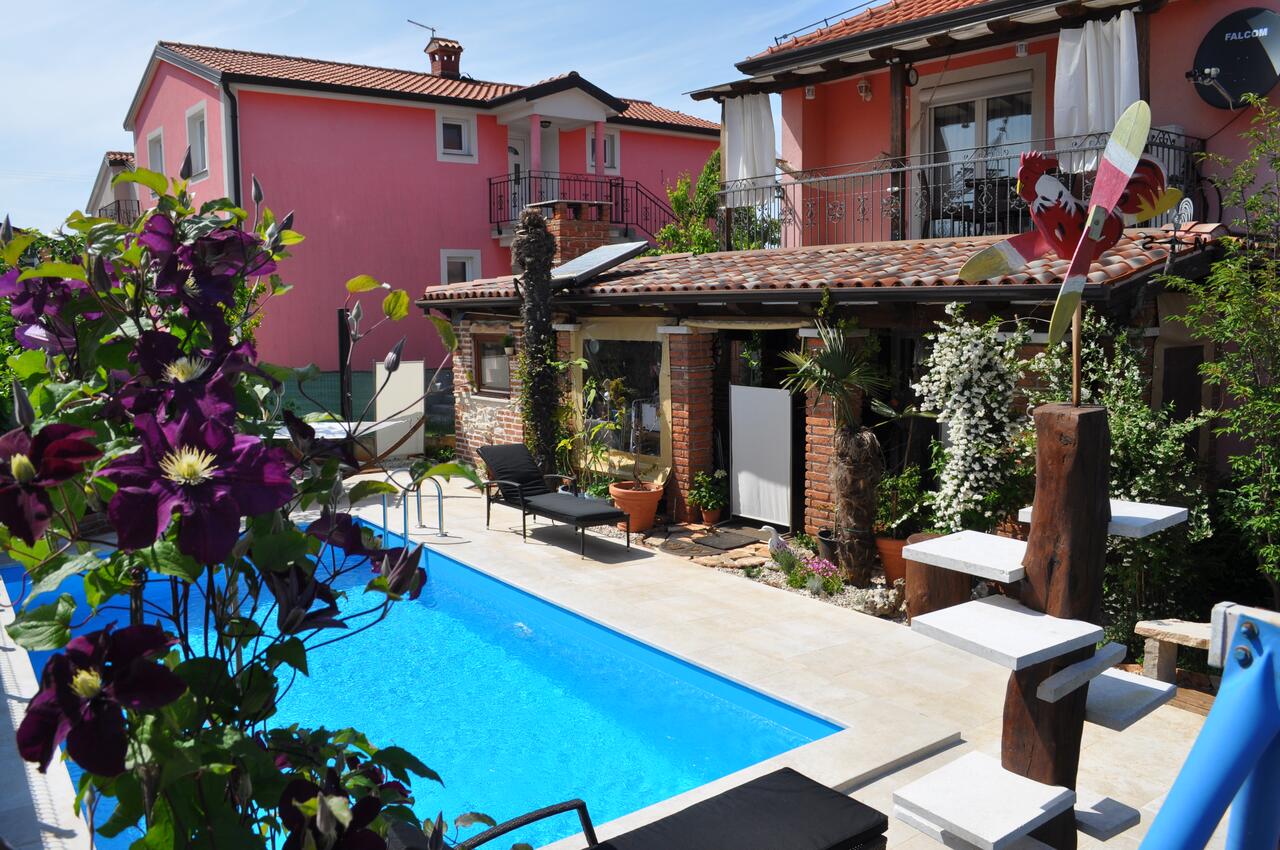 Giardino - Appartamenti con piscina per famiglie Fratrici, Umago - Umag