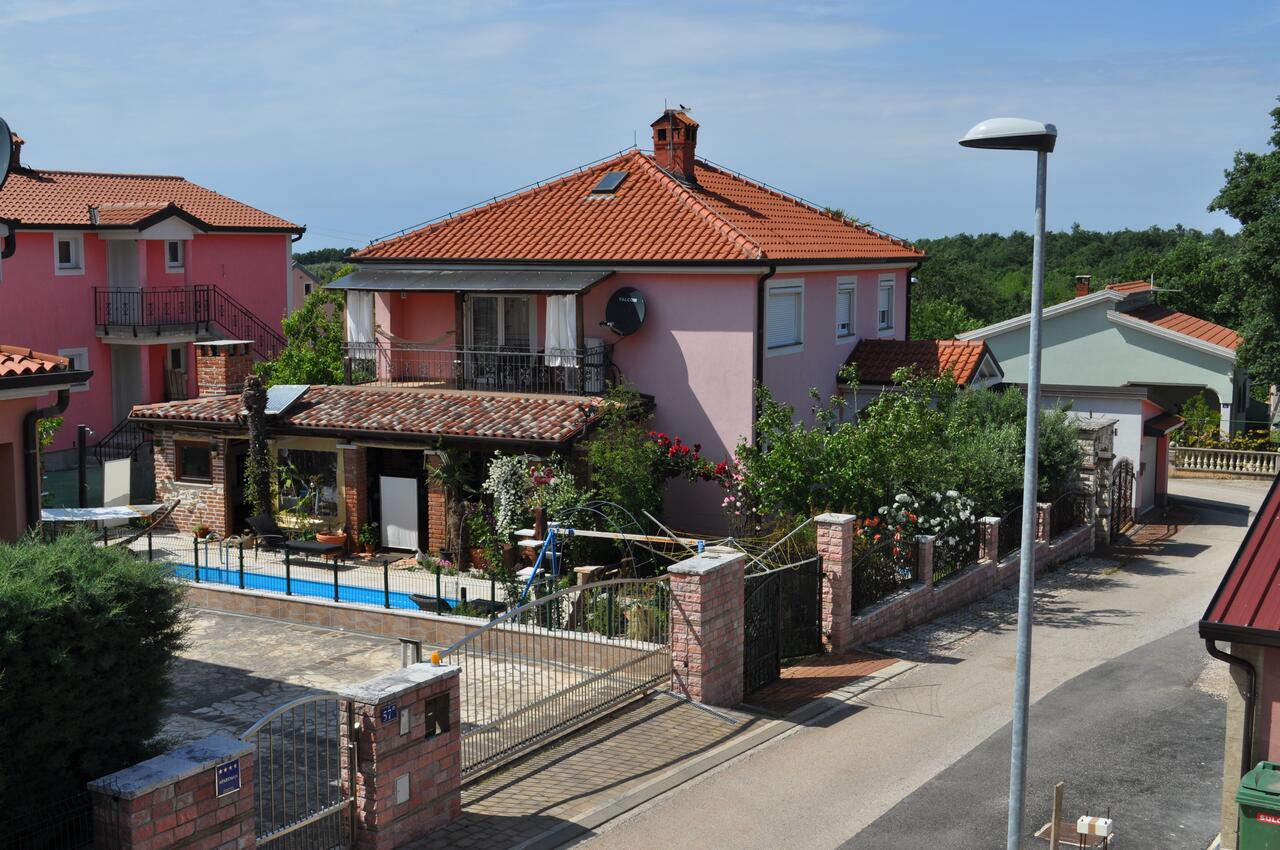 Alloggio - Appartamenti con piscina per famiglie Fratrici, Umago - Umag