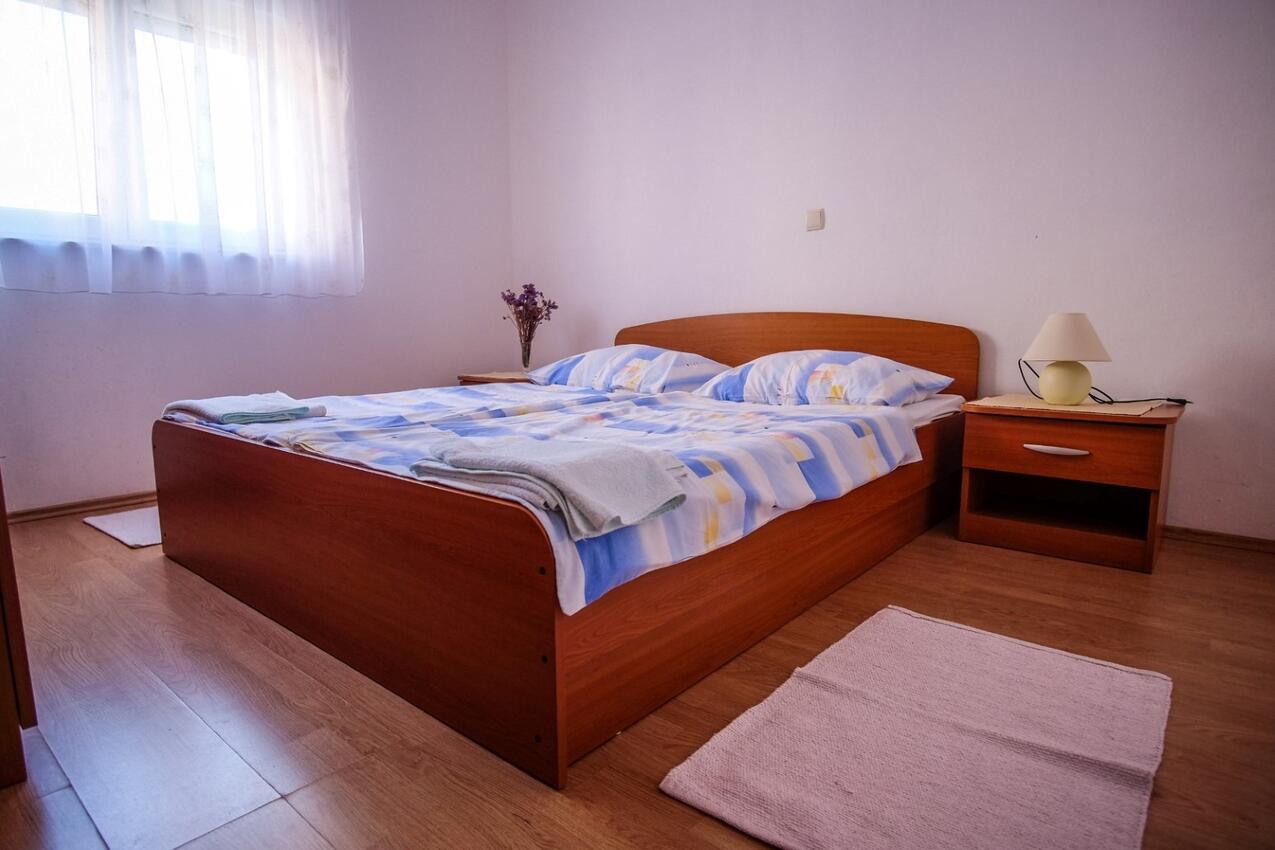 Apartments with parking space Barbat, Rab - 14390