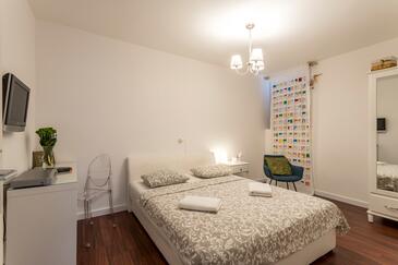 Апартаменты для семьи с бассейном Сплит - Split - 14401