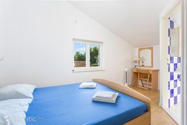 Family-friendly apartments with swimming pool Seget Vranjica, Trogir - 14409