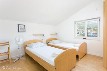 Family-friendly apartments with swimming pool Seget Vranjica, Trogir - 14409