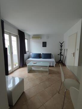 Apartments by the sea Tisno, Murter - 14410