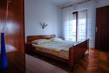 Apartments with parking space Barbat, Rab - 14431