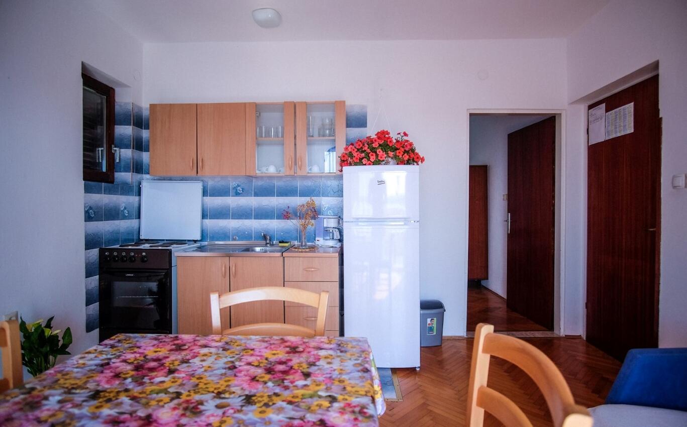 Leiligheter med parkering Barbat, Rab - 14431