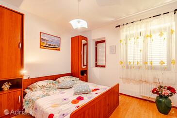 Apartments and rooms with parking space Mali Ston, Pelješac - 14434