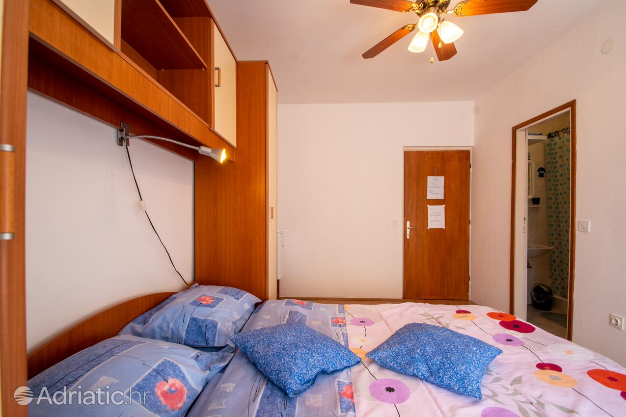 S-14434-a - Private accommodation - Apartments and rooms with parking space Mali Ston, Pelješac
