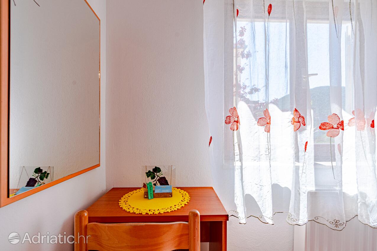 S-14434-a - Private accommodation - Apartments and rooms with parking space Mali Ston, Pelješac