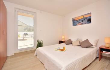 Feriehus med swimmingpool Razanac, Zadar - 14449