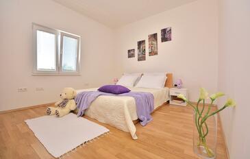 Feriehus med swimmingpool Razanac, Zadar - 14449